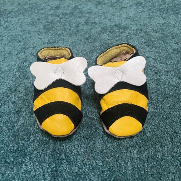 Star Child Bumble Bee Leather Baby Walking Shoes​​​ - Picture 8 of 8